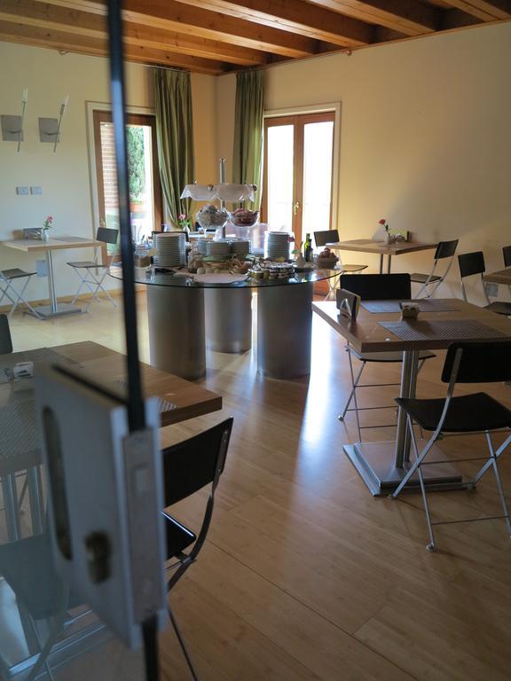 Hotel Della Torre 1850 Ponte San Marco ภายนอก รูปภาพ